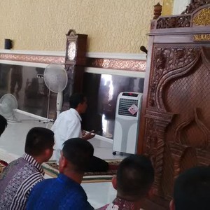 Ketika Jokowi Jadi Imam Salat di Masjid Agung Babussalam Sabang