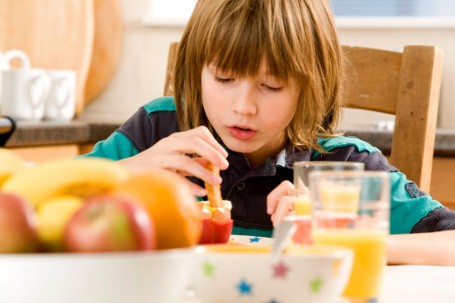 Olah Makanan dengan Bersih dan Benar Agar si Kecil Tak Mudah Sakit