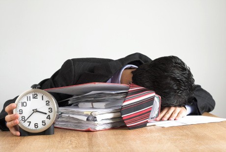 Duh, Kalau Dipaksa Lembur Terus, Pria Bisa Mandul