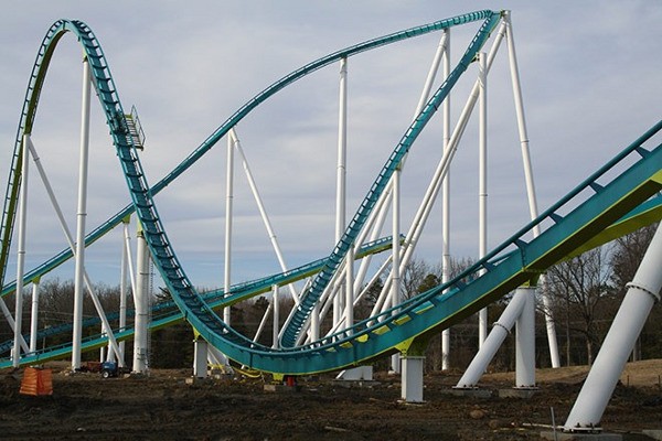 Segera Dibuka, Roller Coaster Tercepat & Tertinggi di Dunia