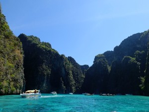 Laguna Biru di Thailand yang Mirip Raja Ampat