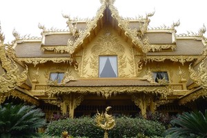 Toilet Paling Keren di Thailand, Berlapis Emas!