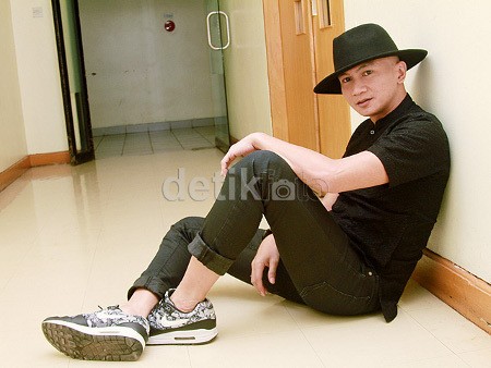 Anji Rilis Video Lirik Hingga Hari Tua