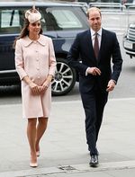 Hamil 8 Bulan, Kate Middleton Cantik Berbaju Pink