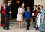 Hamil 8 Bulan, Kate Middleton Cantik Berbaju Pink