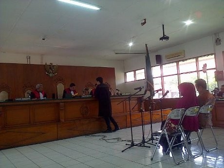 Istri Bupati Nonaktif Karawang Sakit, Sidang Dugaan Pemerasan dan TPPU Ditunda