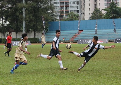 Anak-Anak Jakarta Bersaing di Depan Andy Cole