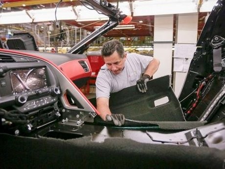 Badai Salju, Produksi Mobil dari Tiga Produsen Ini Terhambat