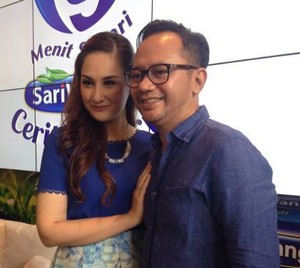 Mona Ratuliu Pernah Baby Blues, Indra Brasco Pilih Curhat dengan Tembok