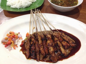 Depot Eyang Sepuh: Sedapnya Sate Ayam khas Madura dan Soto Sulung yang Gurih