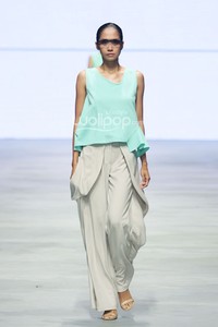 Ardistia Dwiasri. BNI Present Urban Digger. Indonesia Fashion Week 2015 at Jakarta Convention Center. Senayan. Jakarta. [Foto: Mohammad Abduh/Wolipop]