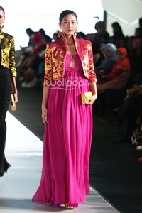 Poppy Dharsono Redefining Bali Heritage. Indonesia Fashion Week 2015 at Jakarta Convention Center. Senayan. Jakarta. [Foto: Mohammad Abduh/Wolipop]