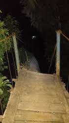 Robohnya Jembatan Gantung Kami
