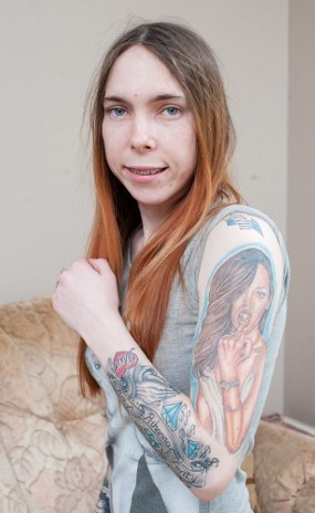 Wow! 14 Tato Wajah Rihanna Hiasi Tubuh Penggemar Ini