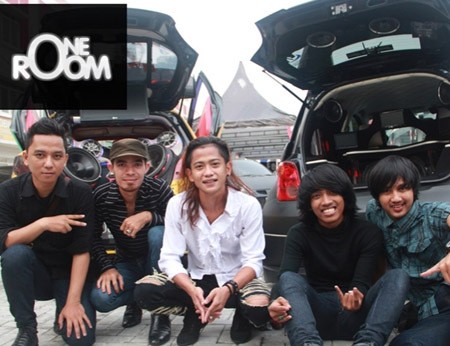 One Room - Pergilah