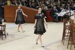 Kendall Jenner Elegan di Paris Fashion Week