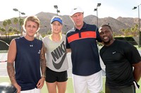 Selain Justin, pemain tenis asal Kanada Eugenie Bouchard dan aktor komedi Will Ferrell dan Kevin Hart juga ikut bergabung di acara amal tersebut. Jason Kempin/Getty Images/detikFoto.