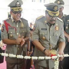 Resmikan Lounge, Gubernur Soekarwo Minta PNS Berperan Aktif Melayani Publik