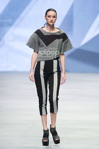 Sofie. BNI Present Urban Digger. Indonesia Fashion Week 2015 at Jakarta Convention Center. Senayan. Jakarta. [Foto: Mohammad Abduh/Wolipop]