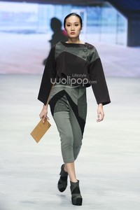 Sofie. BNI Present Urban Digger. Indonesia Fashion Week 2015 at Jakarta Convention Center. Senayan. Jakarta. [Foto: Mohammad Abduh/Wolipop]