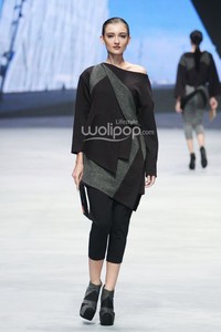 Sofie. BNI Present Urban Digger. Indonesia Fashion Week 2015 at Jakarta Convention Center. Senayan. Jakarta. [Foto: Mohammad Abduh/Wolipop]