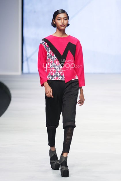 Sofie. BNI Present Urban Digger. Indonesia Fashion Week 2015 at Jakarta Convention Center. Senayan. Jakarta. [Foto: Mohammad Abduh/Wolipop]