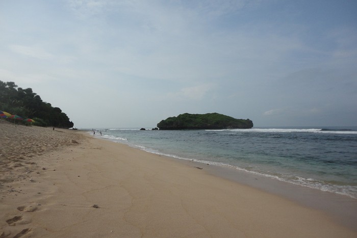 Liburan Beda, Kemping di Pantai Sadranan, Gunungkidul