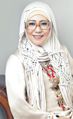 Jeny Tjahyawati, 10 Tahun Konsisten Merancang Busana Muslimah