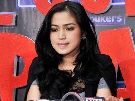 Jessica Ingin Pernikahan di Pinggir Pantai yang Romantis, Ludwig Tak Restui