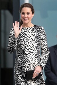 Senyum merekah menghiasi wajahnya saat menyapa warga Margate. Chris Jackson/Getty Images/detikFoto.