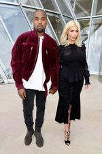 Gaya Kim Kardashian dan Kanye West di Paris Fashion Week