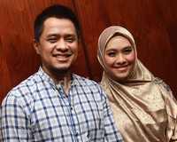 Keserasian Oki Setiana Dewi dan suami, Ory Vitrio. Pool/Gus Mun/detikFoto.