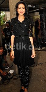 Woman in Black, Widi 'Vierratale'