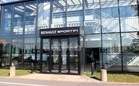 Renault Sport F1 Center terbilang memiliki tugas berat, karena satu gedung ini harus melahirkan serta menguji teknologi mesin F1 terbaru. Sehingga bisa menunjang kebutuhan para pebalap saat mengendarainya.