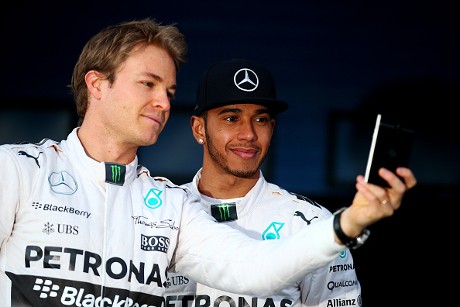 Mercedes Masih Bebaskan Hamilton dan Rosberg Bersaing
