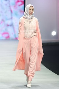 Daily by Ria Miranda Dahayu. Indonesia Fashion Week 2015 at Jakarta Convention Center. Senayan. Jakarta. [Foto: Mohammad Abduh/Wolipop]