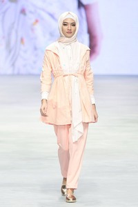 Daily by Ria Miranda Dahayu. Indonesia Fashion Week 2015 at Jakarta Convention Center. Senayan. Jakarta. [Foto: Mohammad Abduh/Wolipop]