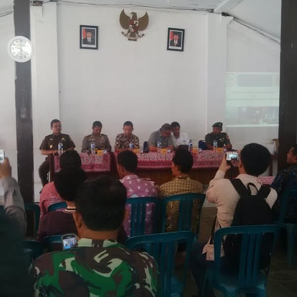 Bebaskan Lahan PLTU Terbesar ASEAN, Dirut PLN Janjikan Ganti Untung