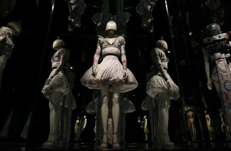 240 Koleksi Alexander McQueen Dipajang di Museum London