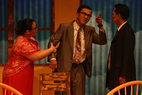 Efek Kejutan yang Hadir di Tengah Penonton Teater Subversif