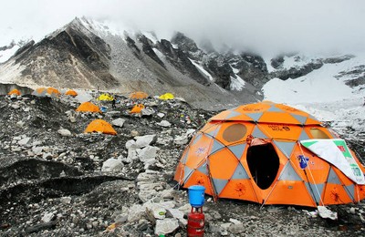 Petualangan Seru Tim Google Abadikan Everest