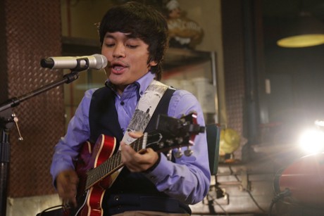 Suara Merdu Calvin Jeremy Lanjutkan Keseruan Friday Hot Music Bareng detikHOT