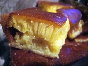 Empuk Manis Martabak Bertopping Durian yang Creamy