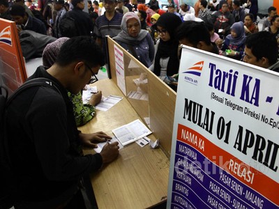 Mulai 1 April Tarif Kereta Api Naik