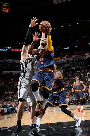 Irving 57 Poin, Cavaliers Taklukkan Spurs via OT