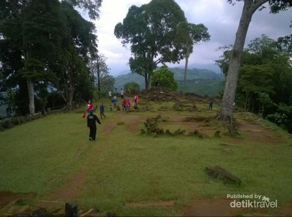 Sudut-sudut Gunung Padang yang Misterius