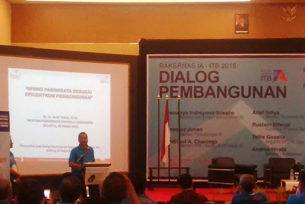 Menpar Ingin Belitung Jadi Maladewa Versi Indonesia