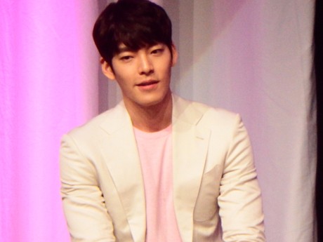 Bertubuh Kekar, Kim Woo Bin Tak Pede Topless Saat Adegan Mandi