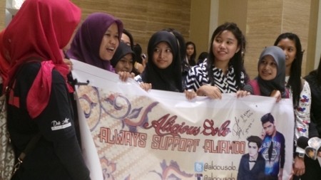 Ratusan Alicious Antusias Nantikan Konser Aliando