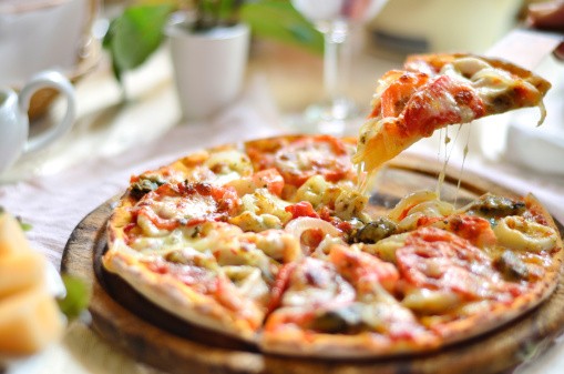 Banana Curry Pizza dan Grand Prix Cookie Crust, Pizza Bertopping Unik dari Swedia dan Korea Selatan (1)